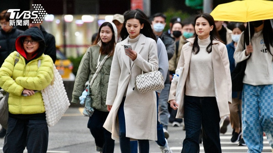 Cold wave hits northern Taiwan, temperatures drop sharply (TVBS News)