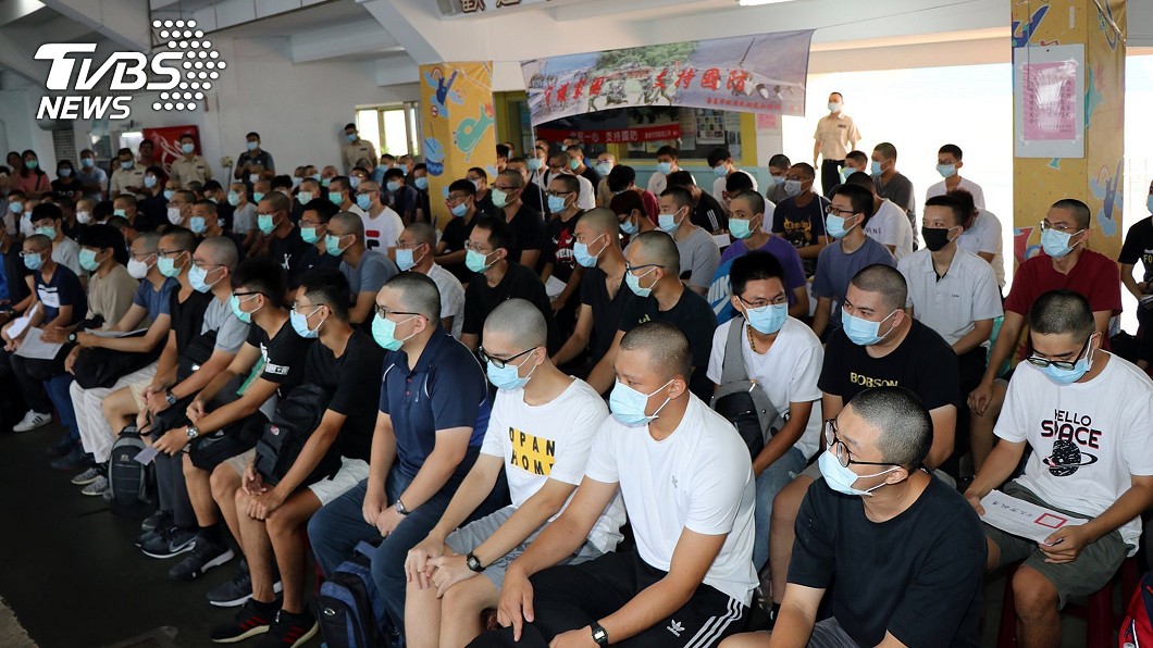Hsinchu camp welcomes recruits under extended service plan (TVBS News)