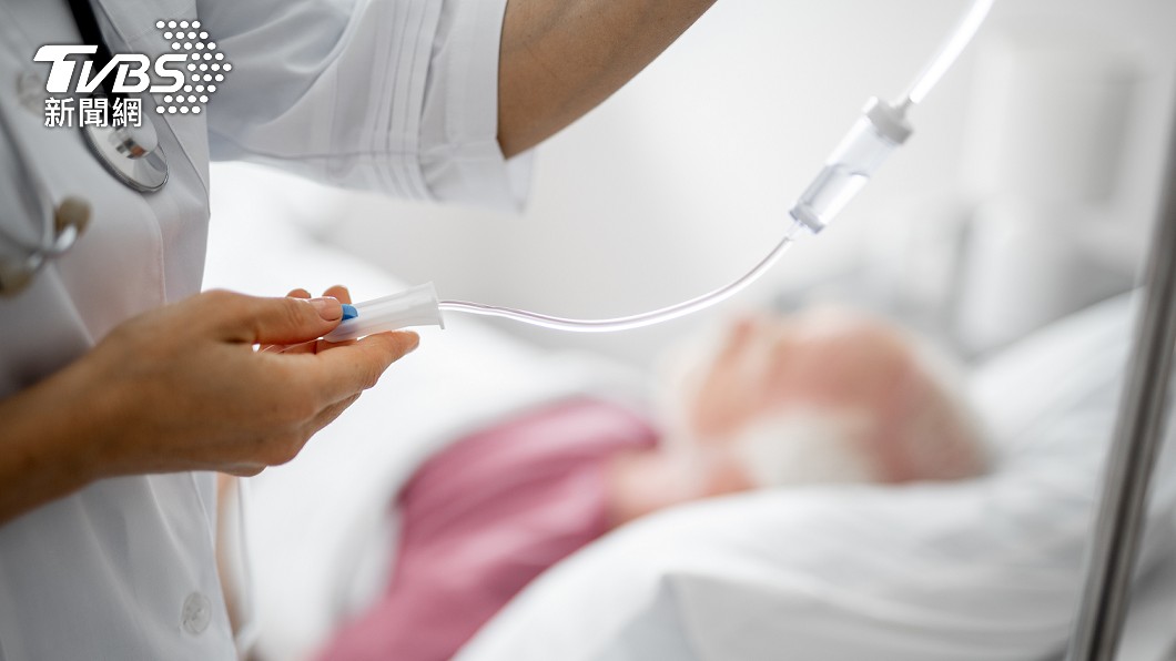 Premier announces plans to increase salaries in healthcare (Courtesy of shutterstock)