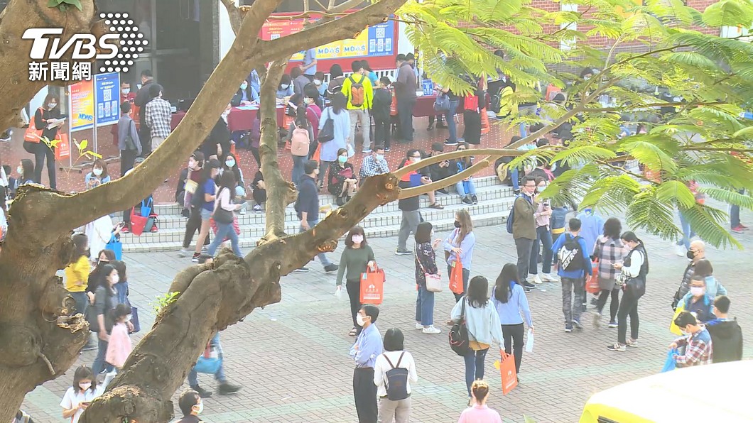 Tech studies surge in popularity among Taiwan’s students (TVBS News)