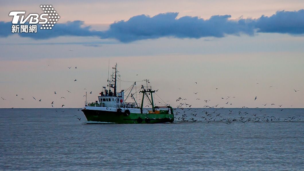 Taiwan coast guard expels Chinese boats (Shutterstock/Photo for illustration purposes only)