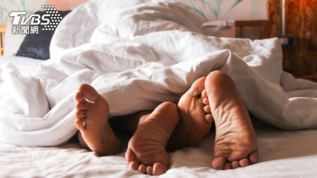 Taiwan health official admits affair, seeks forgiveness (Shutterstock)