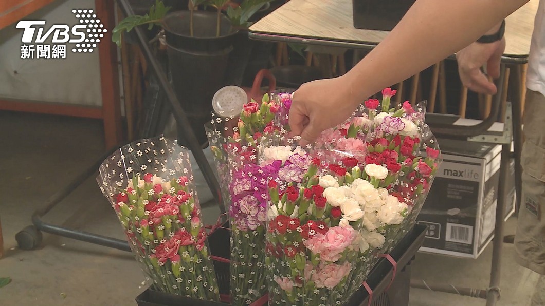 Mother’s Day demand pushes carnation prices to record high (TVBS News)