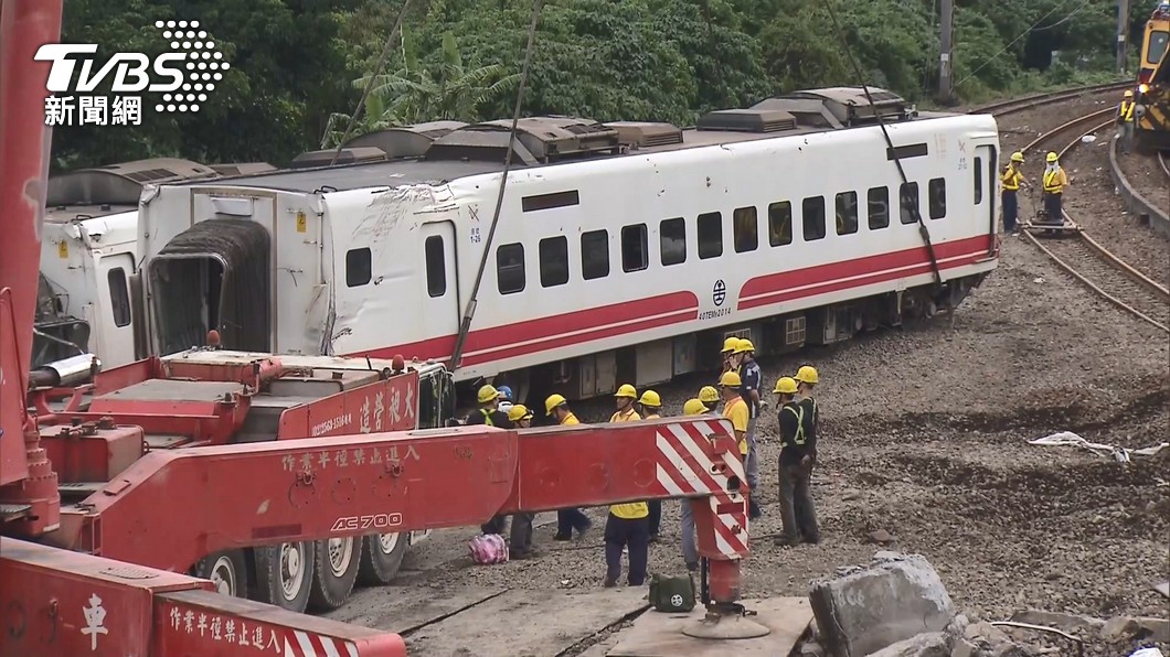 Families lash at Taiwan Railway on derailment anniversary (TVBS News)