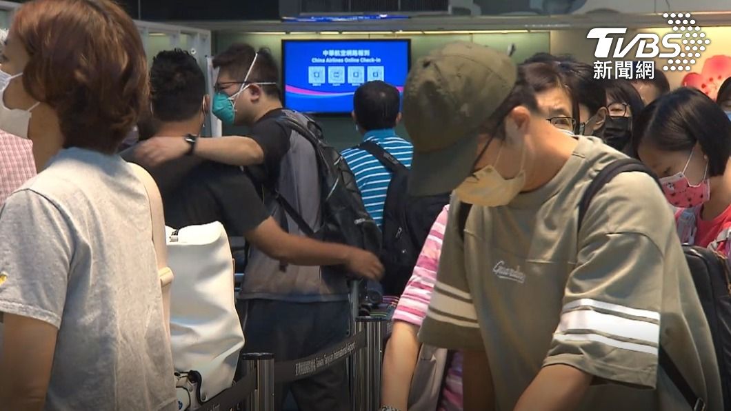 Borders to reopen for Hong Kong & Macau citizens on Nov. 7