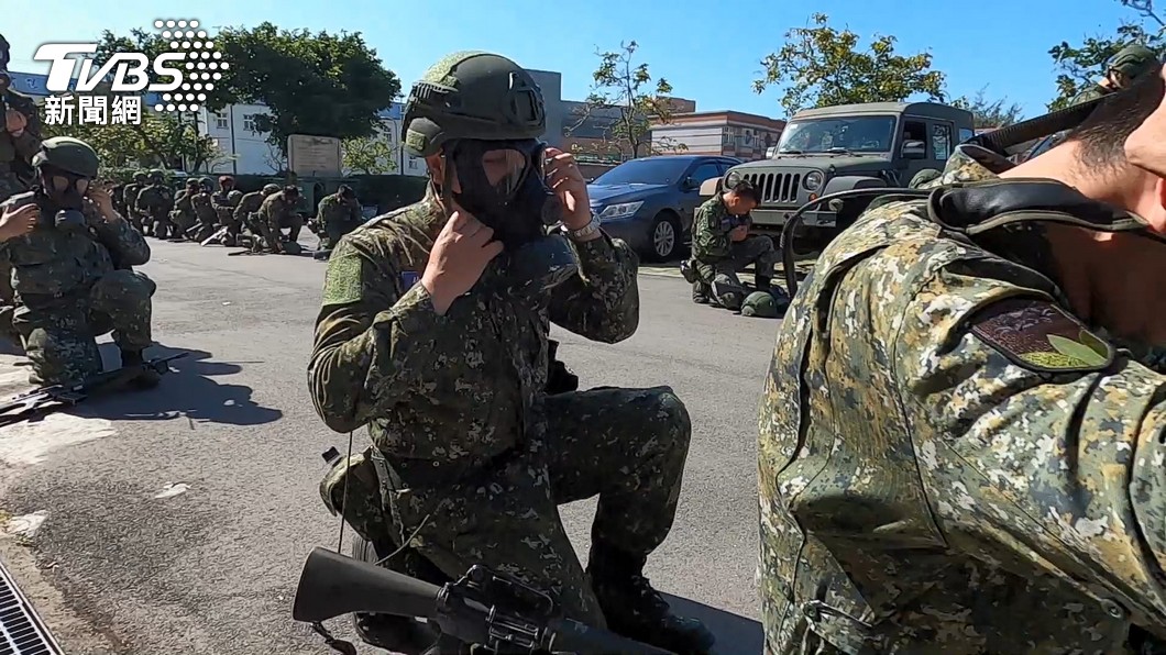 Low interest in Taiwan’s ’3+1’ military study program 