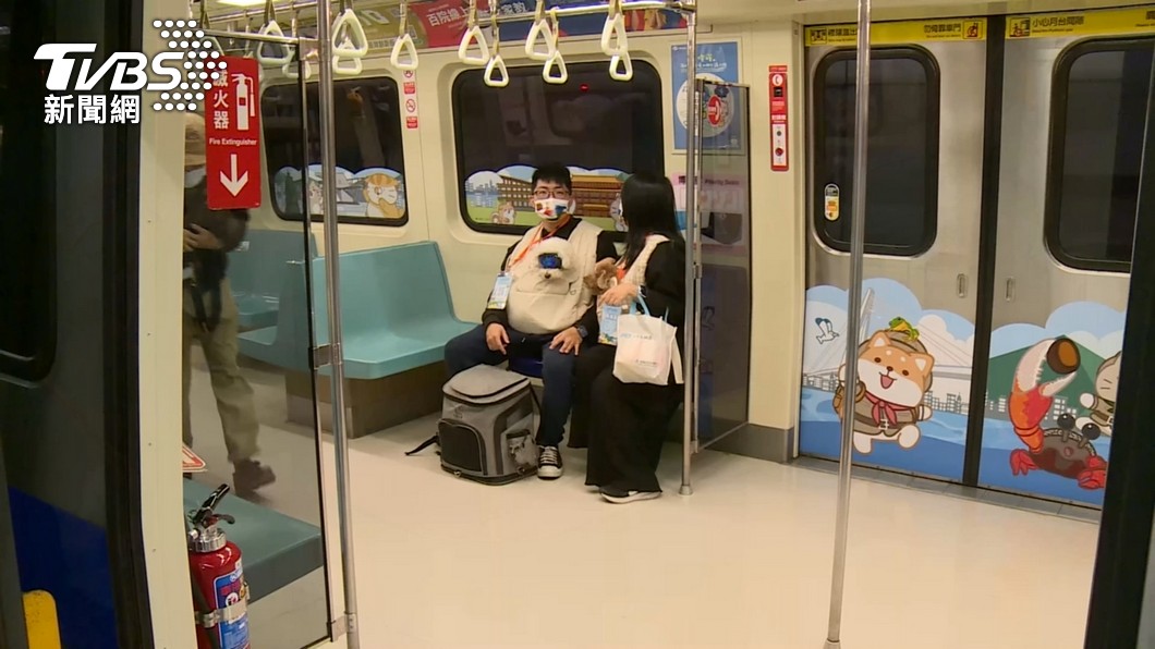 Pet-friendly trains debut on April 12 (TVBS News)