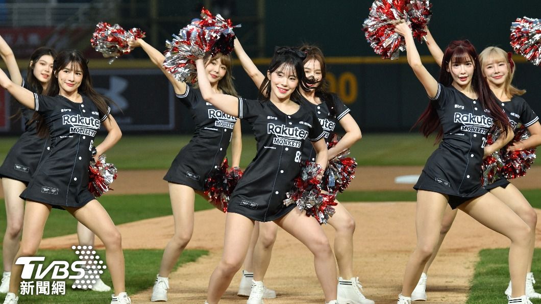 Rakuten Girls lead Taiwan cheerleading tour across America (TVBS News)