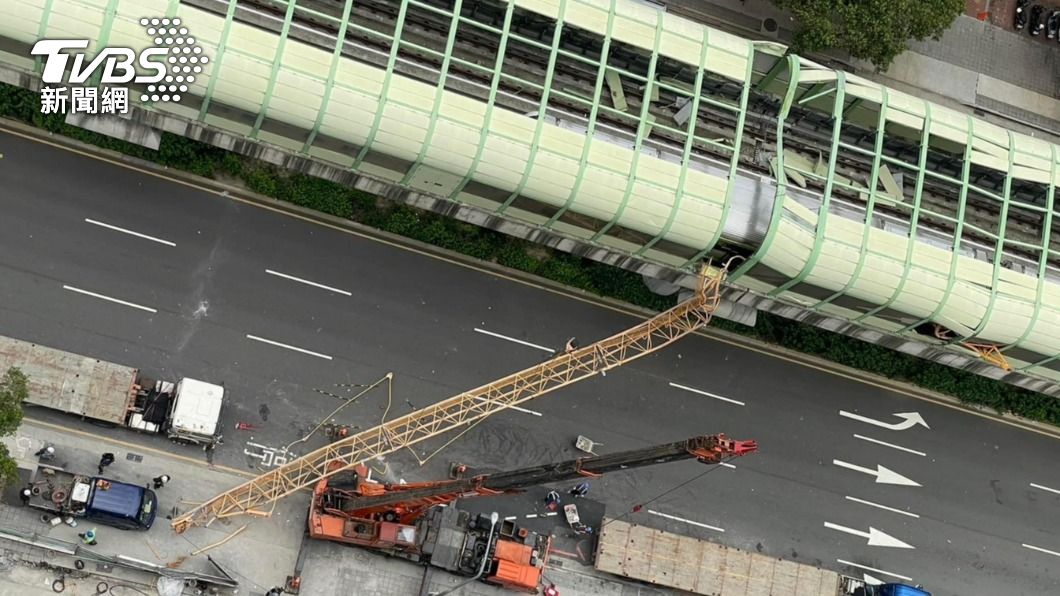 Two charged in Taichung MRT crane crash (TVBS News)