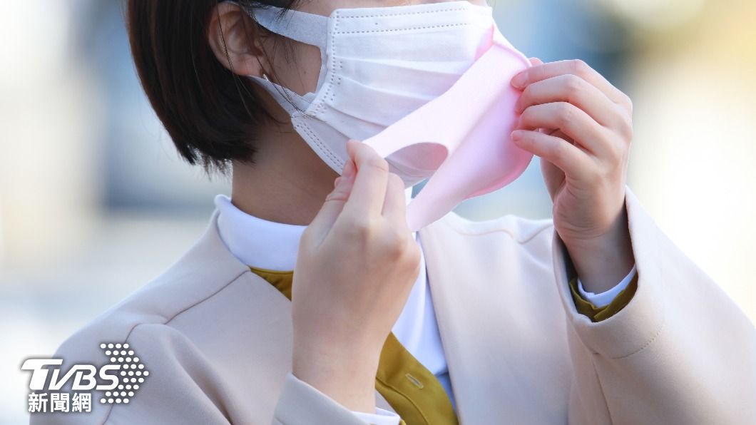 Taiwan ends mask mandate in healthcare settings (Courtesy of Shutterstock)