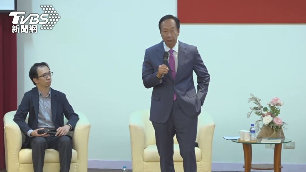 Terry Gou shares insights on cross-strait issues in Kinmen