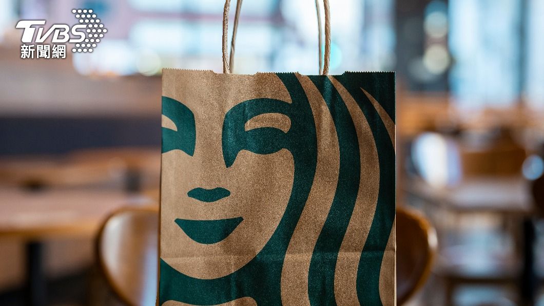 Starbucks ends free paper bag service in Taiwan (Shutterstock)