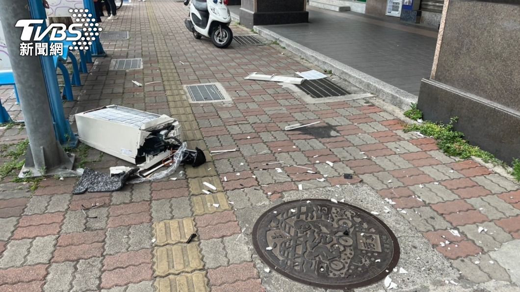Tragic accident claims life of woman at New Taipei bus stop (TVBS News)