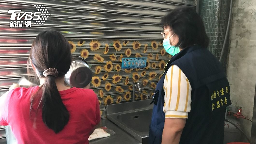 400+ affected by food poisoning at Vietnamese food stand (TVBS News)