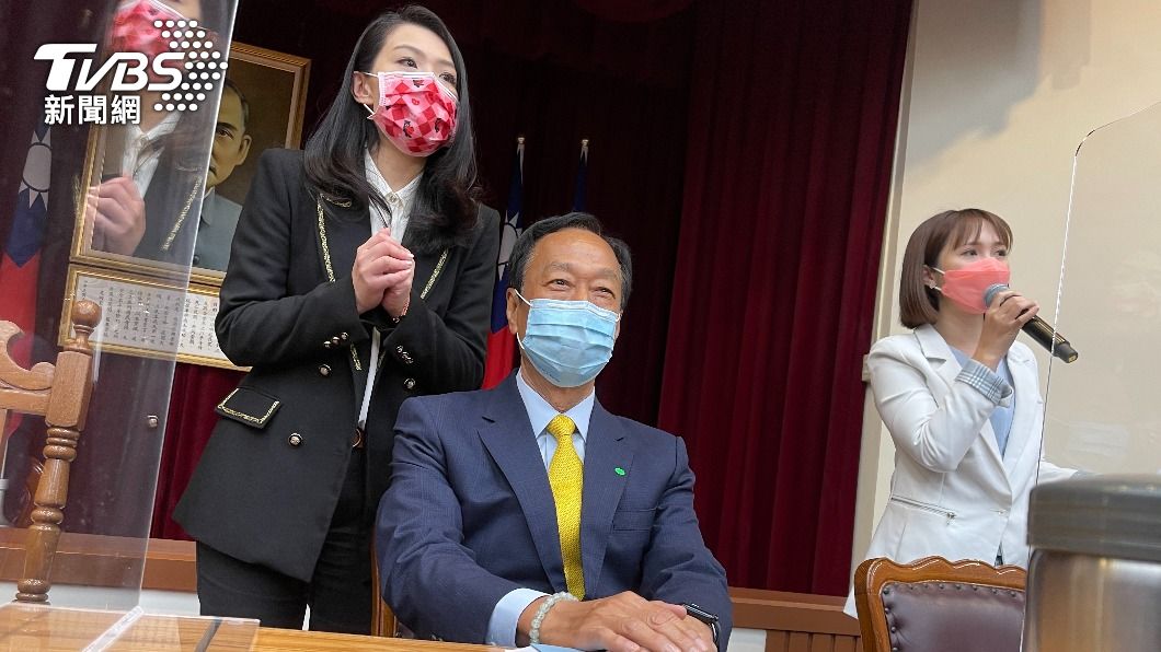 Terry Gou voices support for Hsinchu mayor’s integrity (TVBS News)