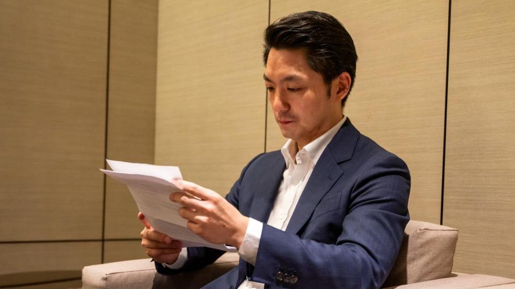 Taipei Mayor affirms reading former President Chiang’s diary (Courtesy of Chiang’s FB)