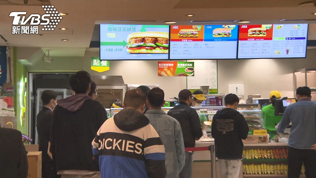 Retail and catering revenues reach all-time high: MOEA (TVBS News)