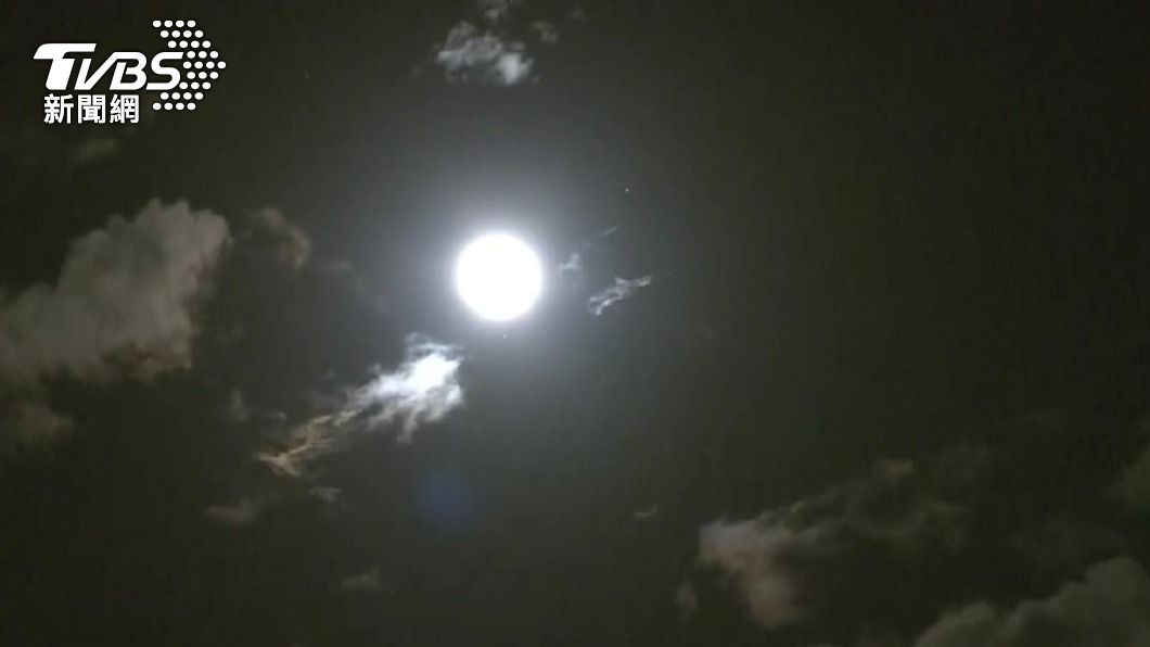 Roundest moon in a decade for Mid-Autumn Festival (TVBS News)