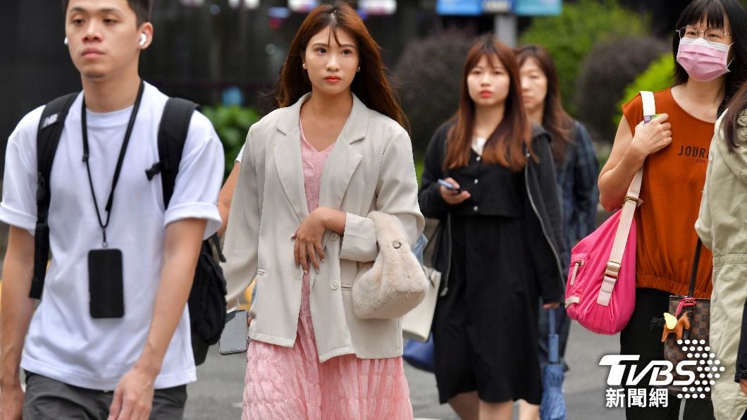 Northeastern monsoon to cool Lunar New Year celebrations (TVBS News)