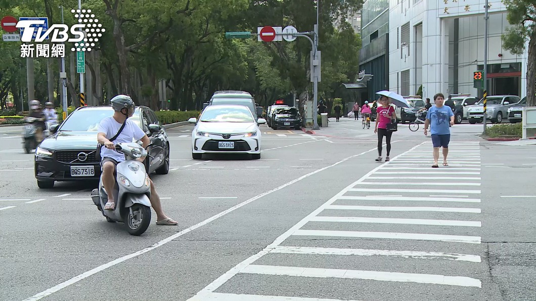 Traffic deaths hit record low in Taiwan (TVBS News)