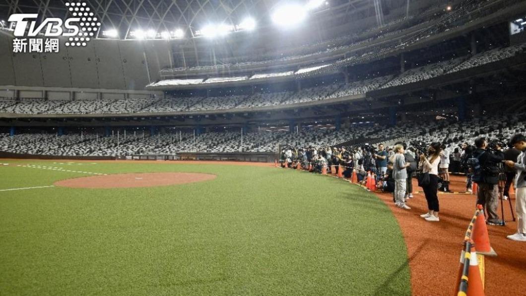 Taipei Dome test game tickets sell out in just over a minute (TVBS News)