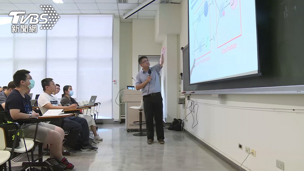 NTU proposes semiconductor program starting in 2024 (TVBS News)