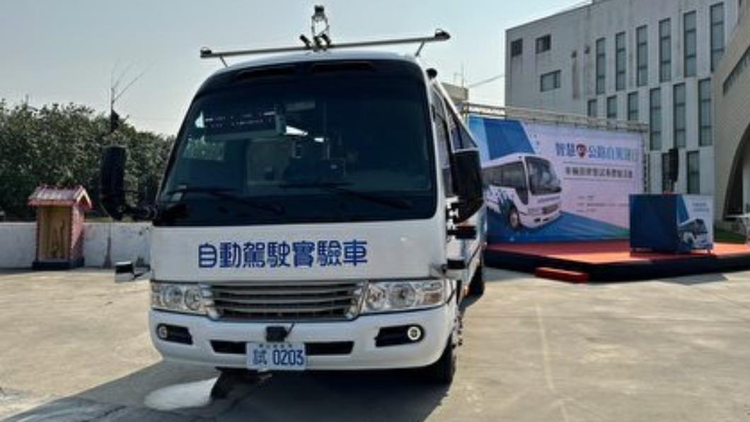 Taiwan’s first highway autonomous bus begins trials (Courtesy of Highway Bureau)