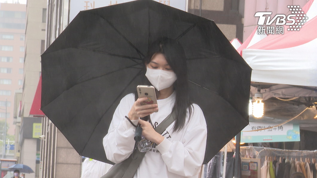 Northeast monsoon brings rain to Keelung, Greater Taipei (TVBS News)