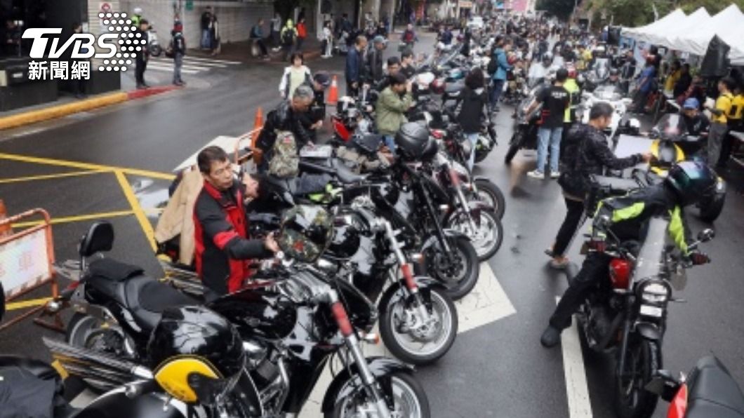Bikers rally at MOTC for heavy motorcycle highway access (Courtesy of Shutterstock)
