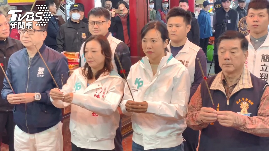 TPP Cynthia Wu makes brief Yilan temple visit amid criticism (TVBS News)