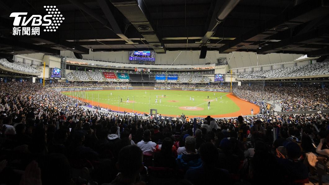 Taipei Dome prevails over critics, declares baseball coach (TVBS News)