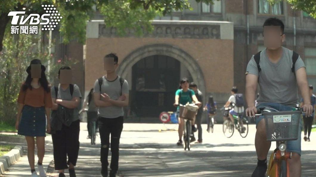 NTU students vote on ’108 Curriculum,’ clash over classics (TVBS News)