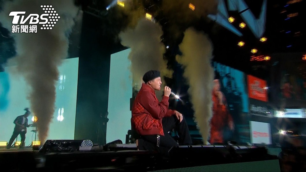 Sam Lee, NICKTHEREAL shine at New Taipei Christmas concert (TVBS News)