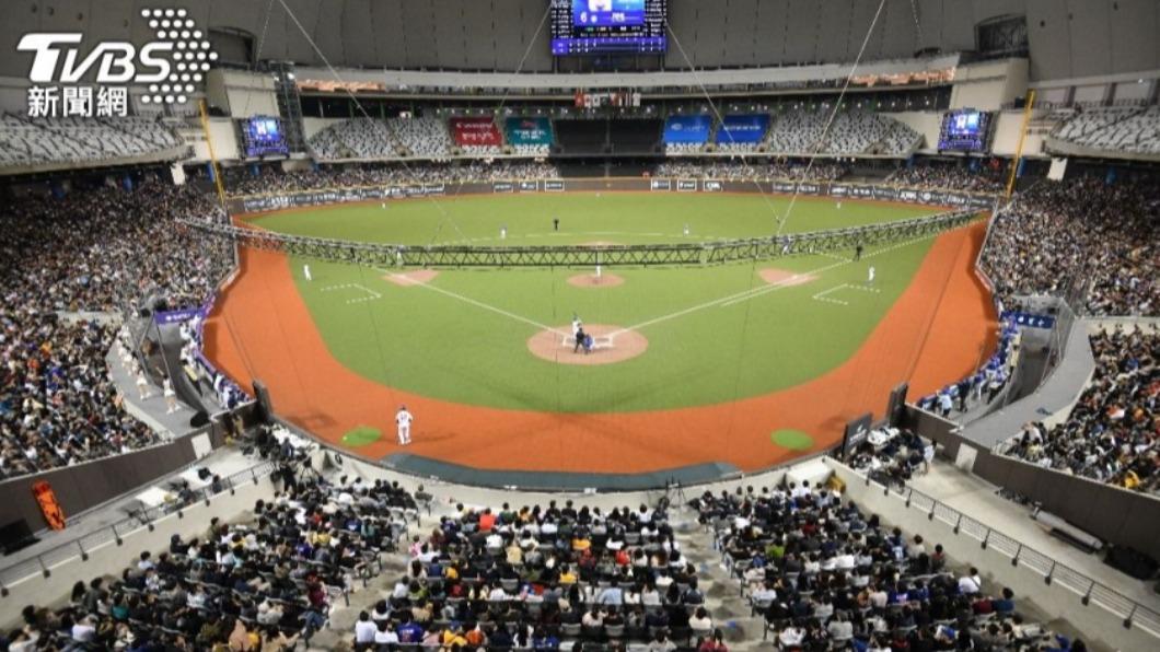 Taiwan cracks down on ticket scalping with hefty fines (TVBS News)