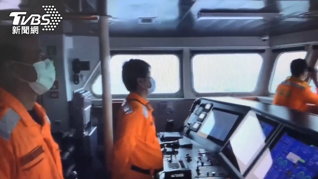 Two rescuers overboard in Taiwan submarine incident