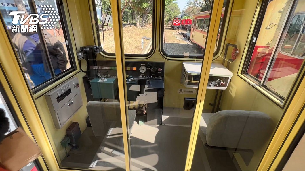 Alishan Railways unveils new train for 111th anniversary (TVBS News)