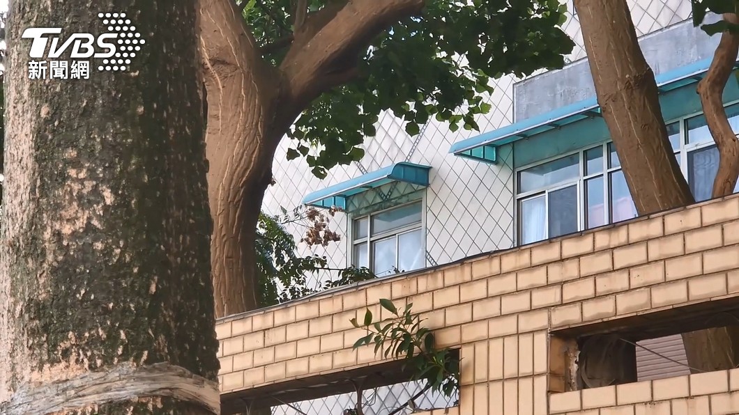 Father of assailant seeks hospital visit, denied entry (TVBS News)