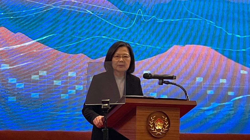 Tsai Ing-wen expresses solidarity with Japan after quake