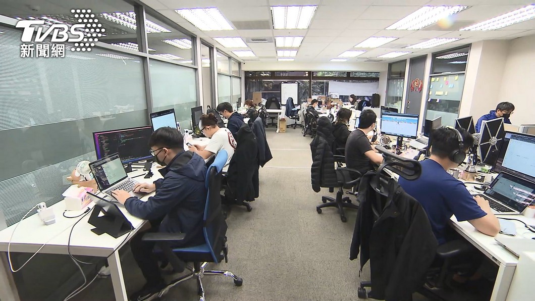 Tariffs force 9,153 Taiwan workers onto reduced schedules (TVBS News)