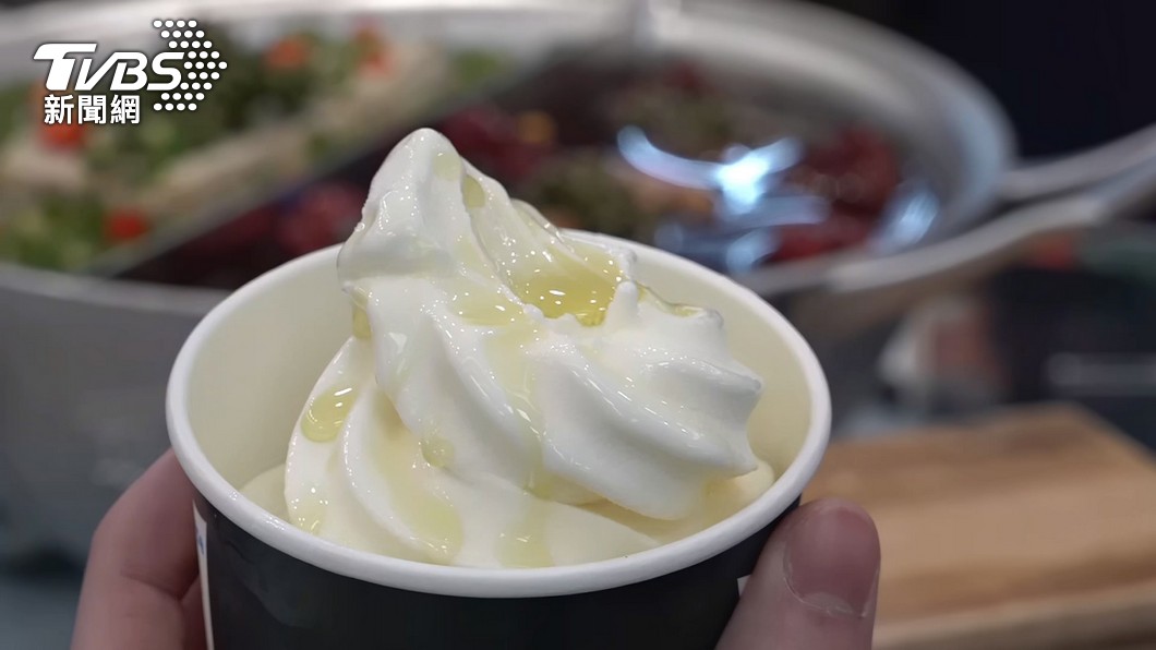 Convenience chain launches Sichuan peppercorn ice cream (TVBS News)