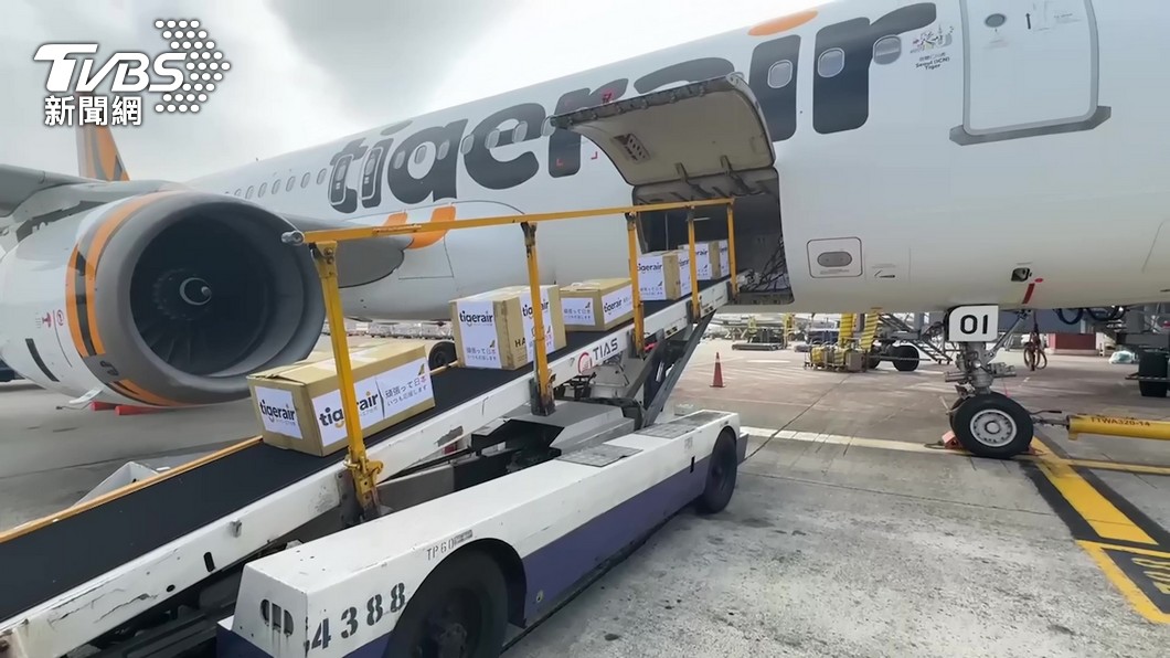 Tigerair Taiwan aids Japan with disaster relief supplies (TVBS News)