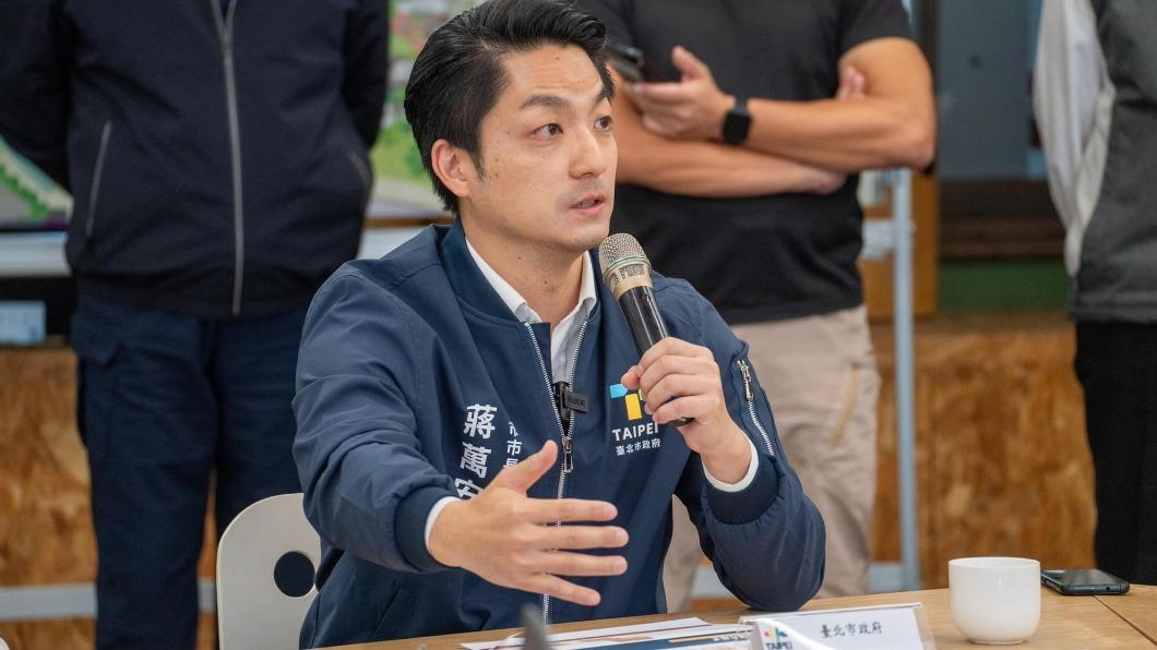 Taipei mayor addresses dome vibrations (Courtesy of Chiang’s Facebook)