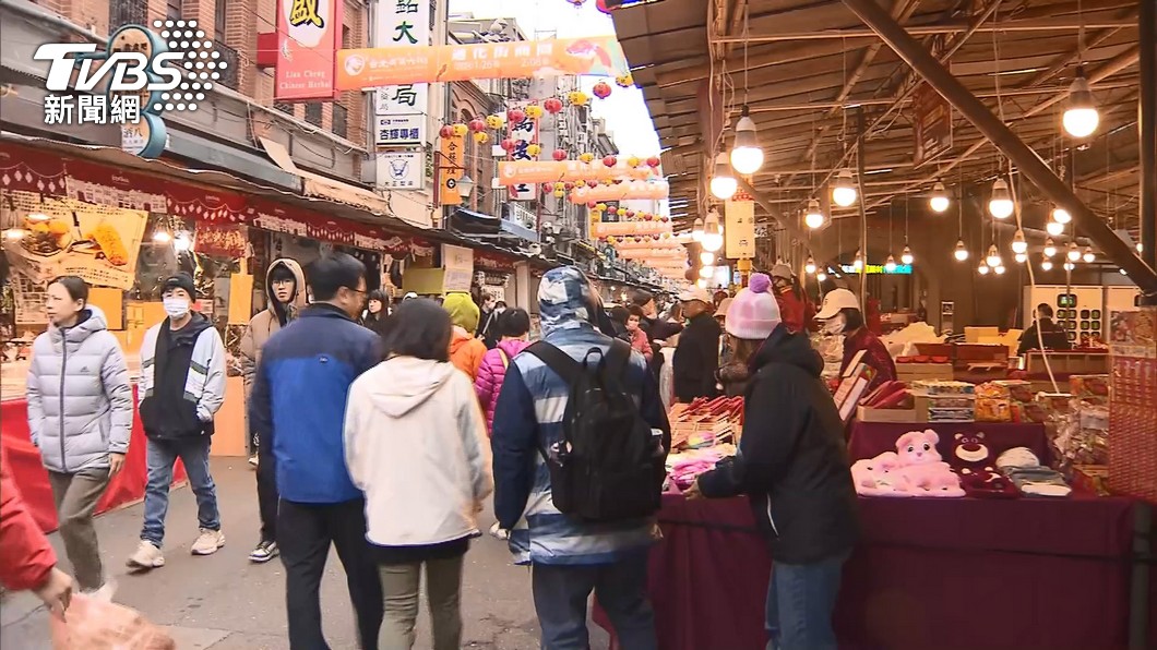 Premier Chen visits Taipei markets ahead of Lunar New Year (TVBS News)