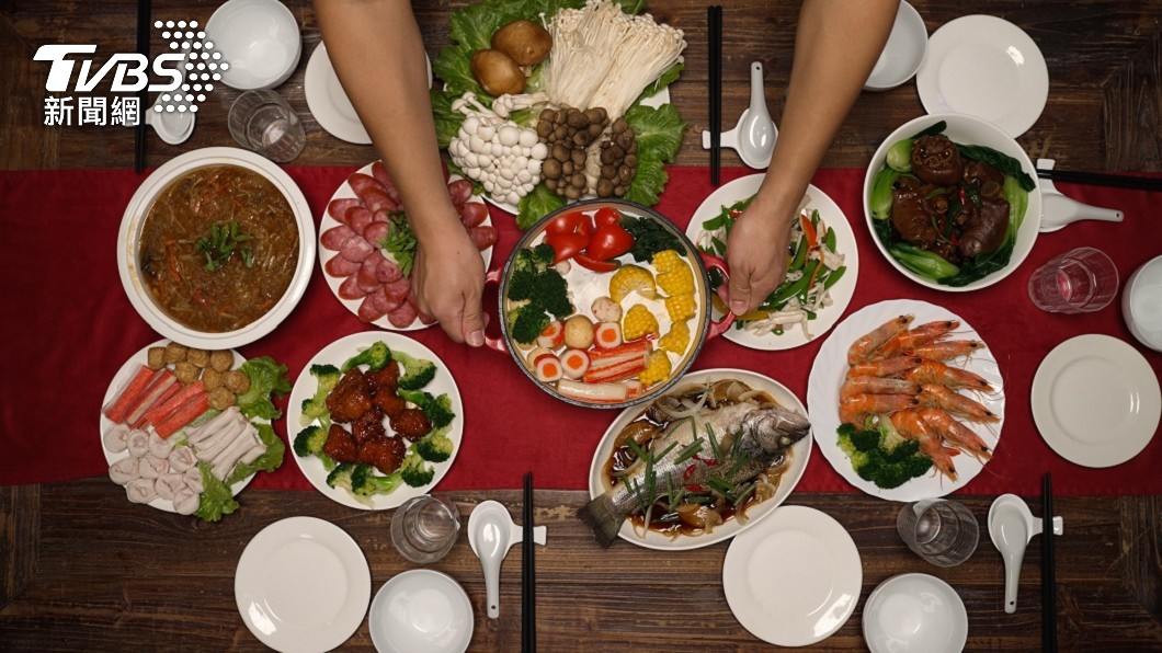 Taiwanese debate the waning festive spirit of Lunar New Year (Courtesy of Shutterstock)