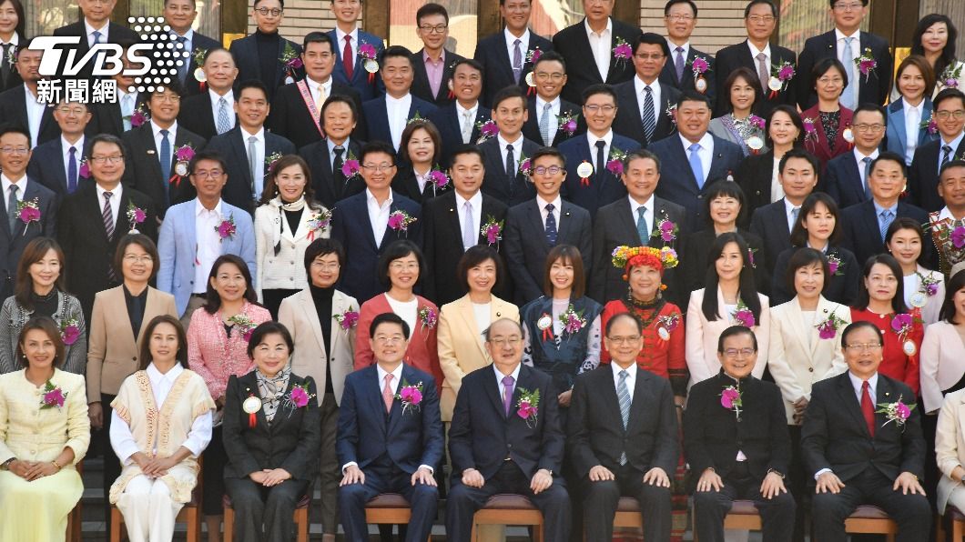 New legislators sworn in at Taiwan’s Legislative Yuan (TVBS News)