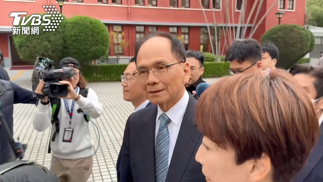 Former speaker You Si-kun resigns, sparks political shuffle (TVBS News)