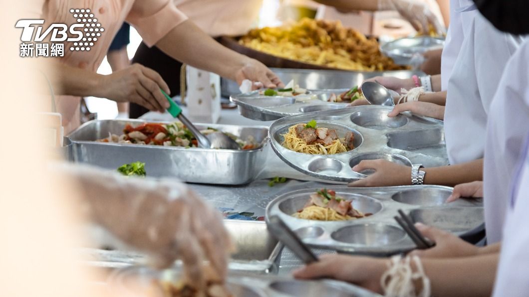 Taipei boosts lunch aid for needy students amid price hikes (Shutterstock)