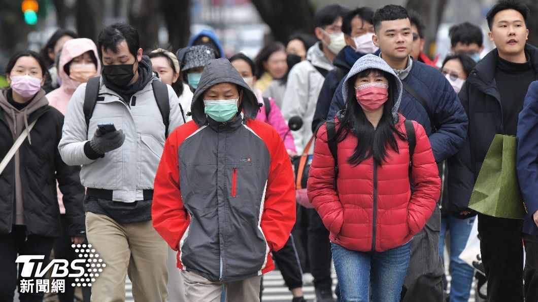 Cold front brings rain and dip in Taiwan’s temperatures (TVBS News)