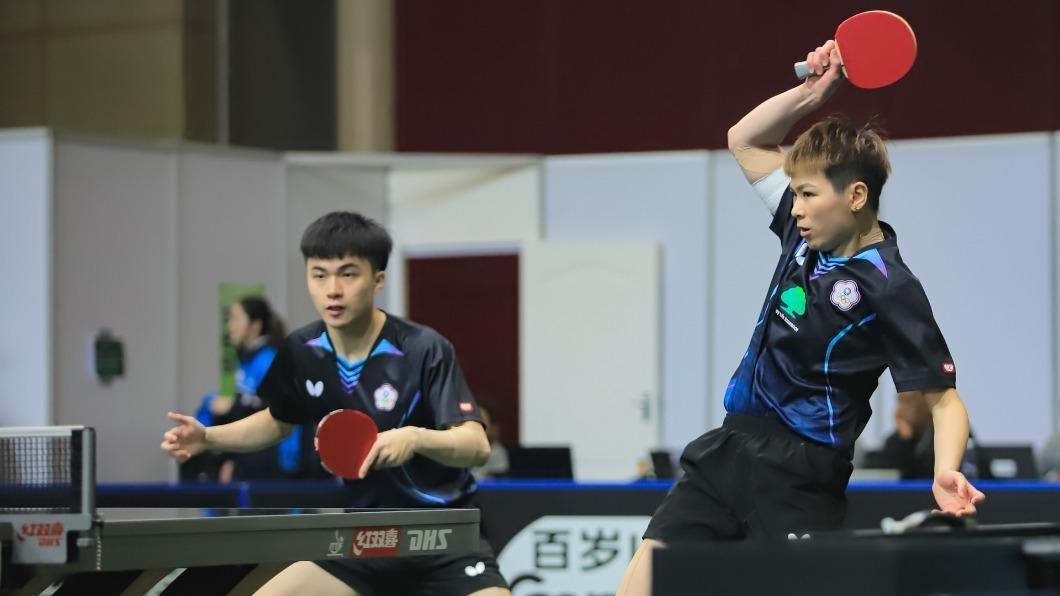 Taiwanese table tennis stars Lin Yun-ju and Chen Szu-yu (Courtesy of Chen Szu-yu’s Facebook)