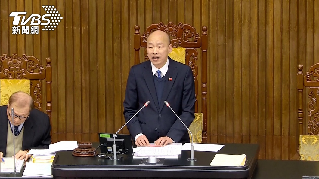 Past photo of Han speaking to the legislature (TVBS News)